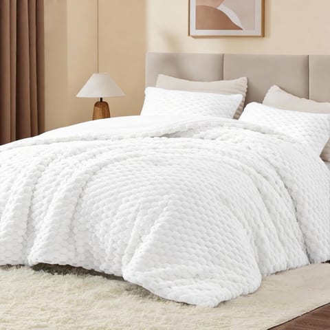 BEDELITE Fluffy Queen Comforter Set, Bright White Fleece Bed Set 3